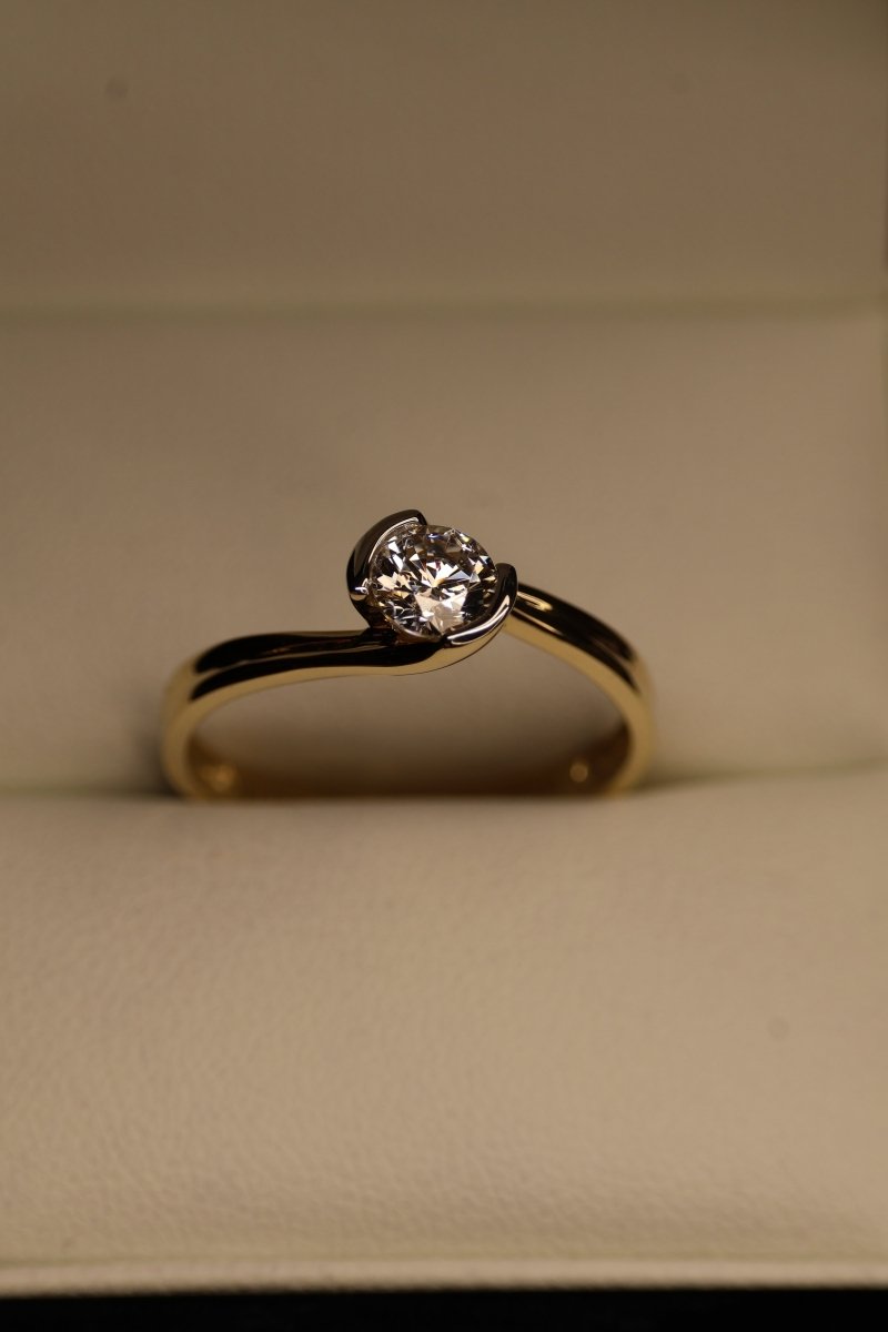 Anillo en Oro Amarillo 14k con Circonia Mod.15909 - Mouty Joyería