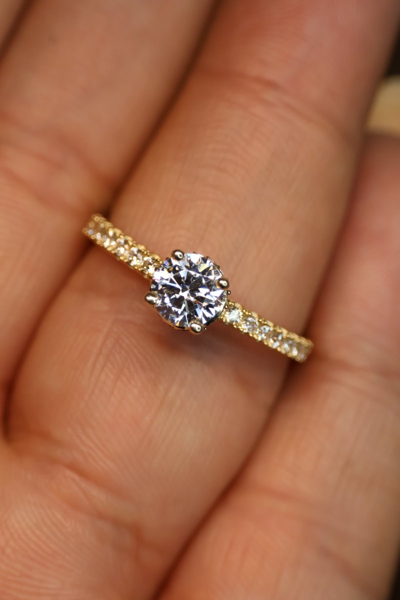 Anillo en Oro Amarillo 14k con Circonia Mod.15944 - Mouty Joyería