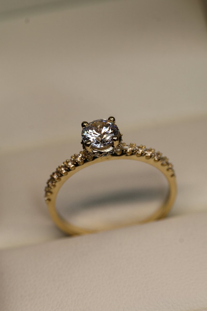 Anillo en Oro Amarillo 14k con Circonia Mod.15944 - Mouty Joyería