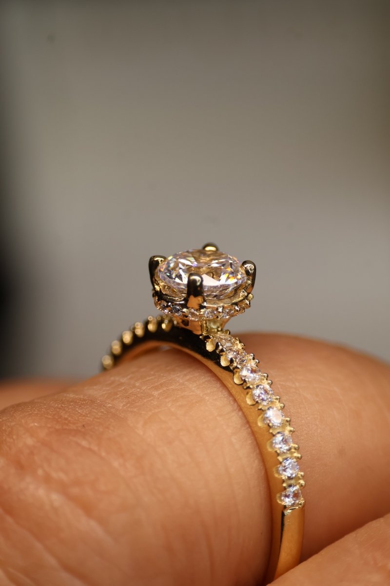 Anillo en Oro Amarillo 14k con Circonia Mod.15944 - Mouty Joyería