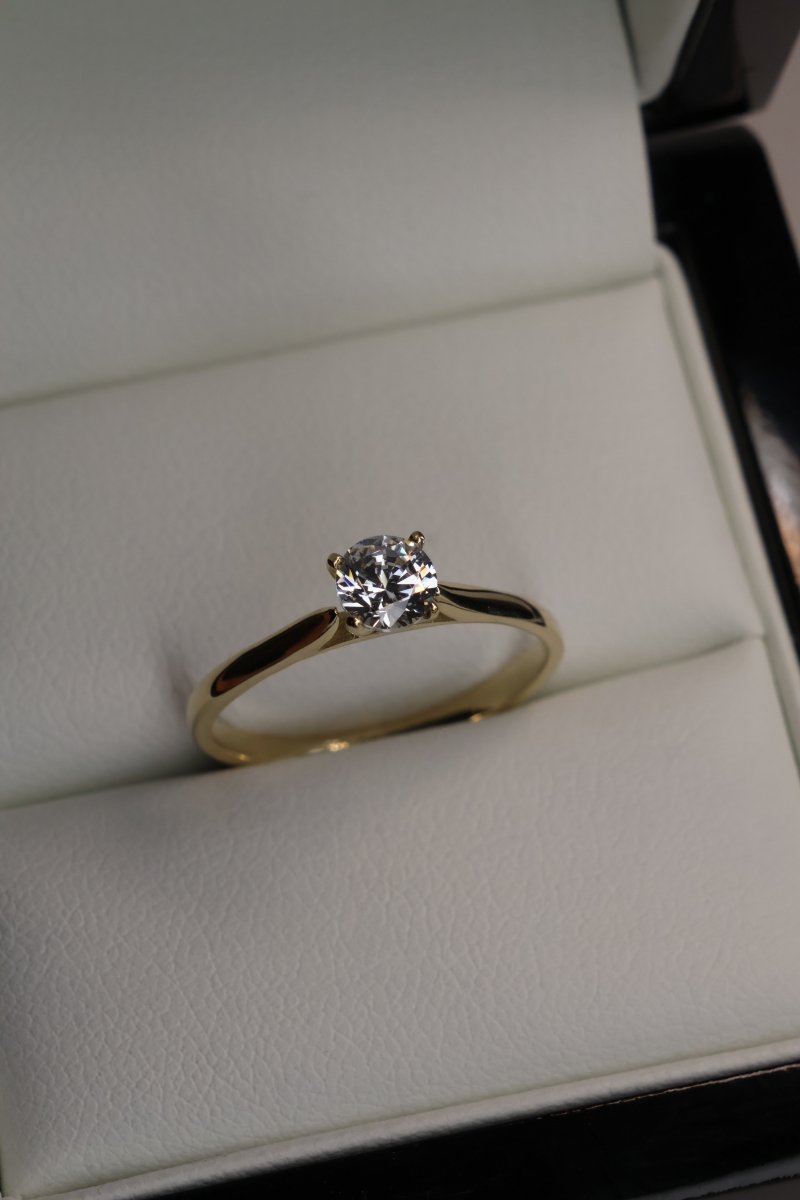 Anillo en Oro Amarillo 14k con Circonia Mod.15958 - Mouty Joyería
