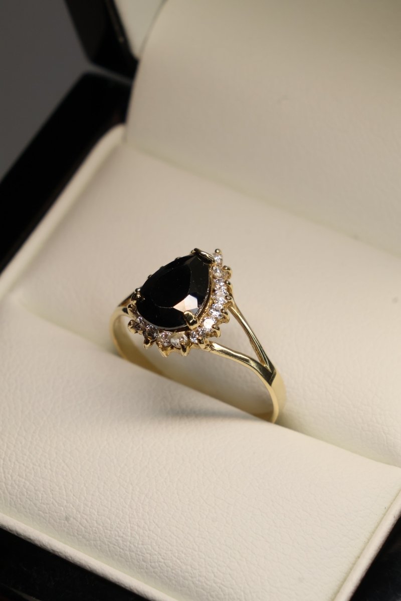 Anillo en oro amarillo de 10k con circonia negra Mod: MAN214 - Mouty Joyería