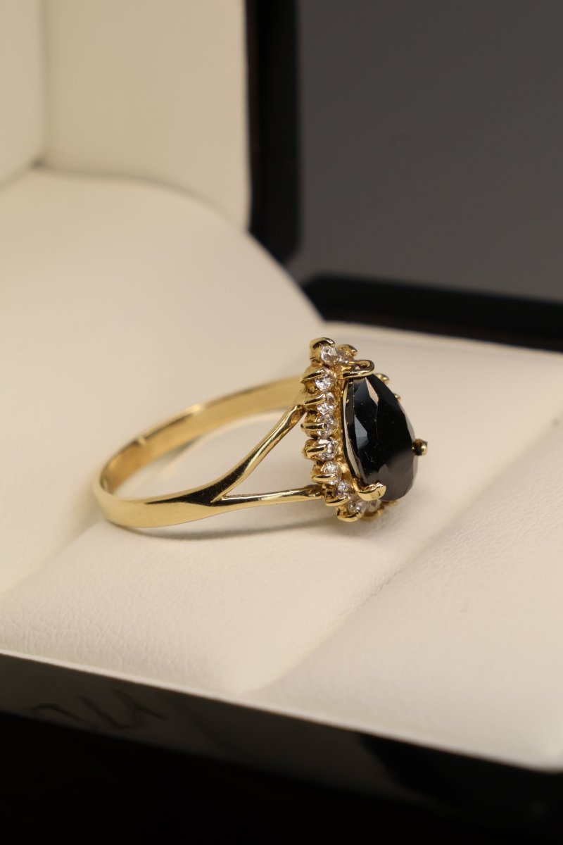 Anillo en oro amarillo de 10k con circonia negra Mod: MAN214 - Mouty Joyería