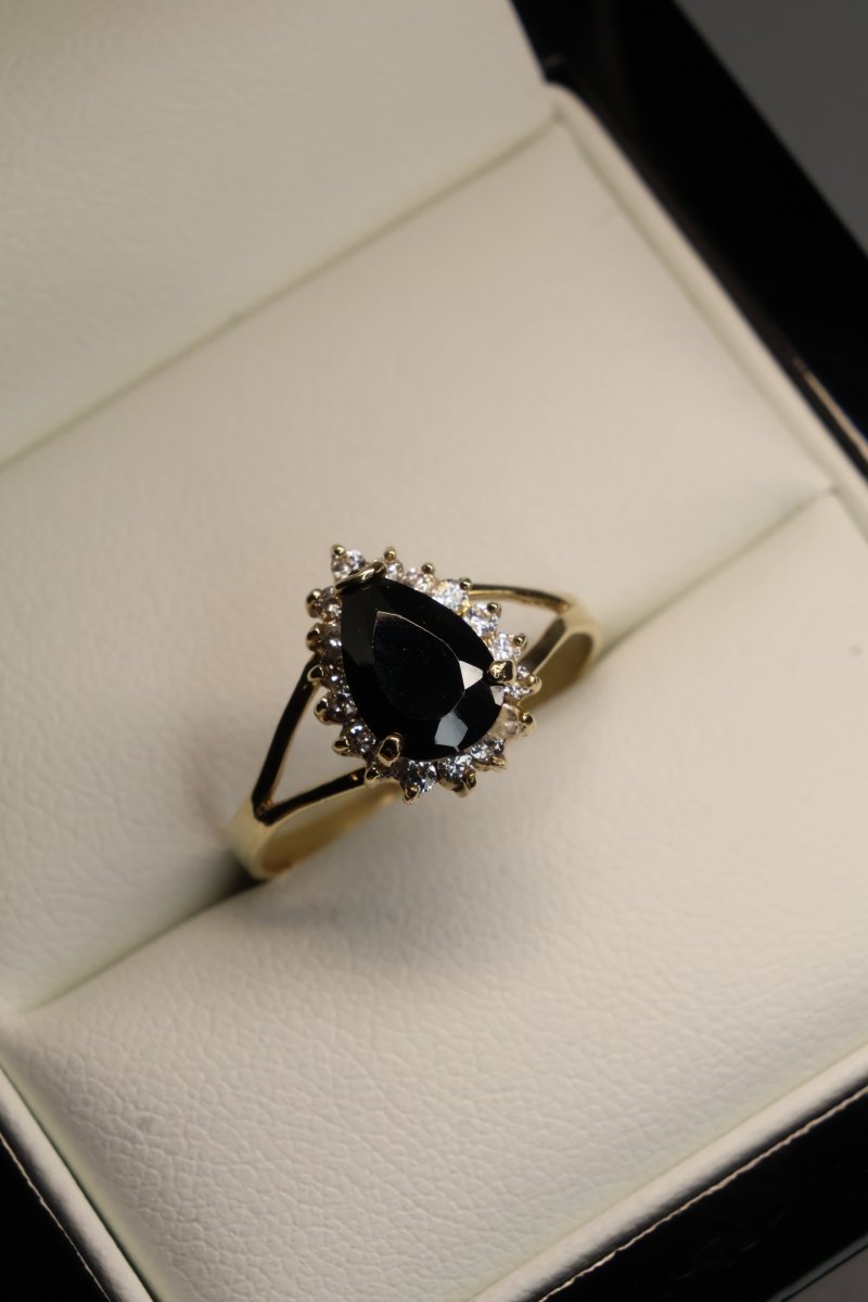 Anillo en oro amarillo de 10k con circonia negra Mod: MAN214 - Mouty Joyería