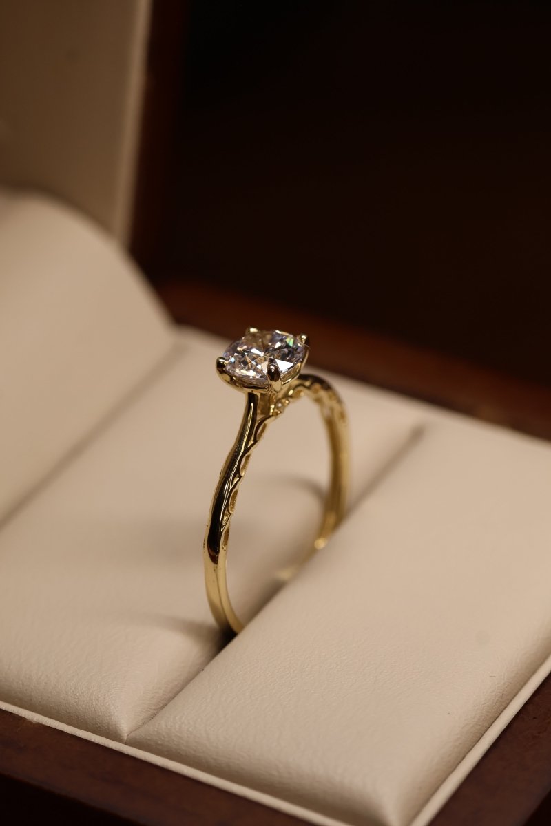 Anillo Julia en Oro .50 ct - Mouty Joyería