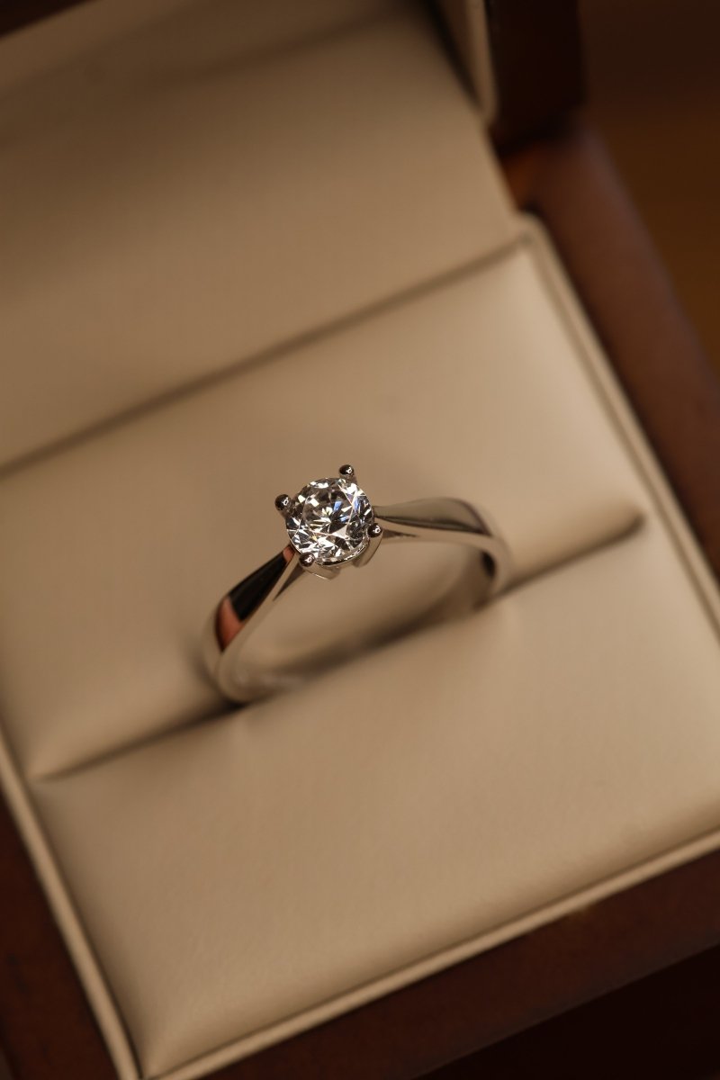 Anillo Lisa en Oro .50 ct - Mouty Joyería