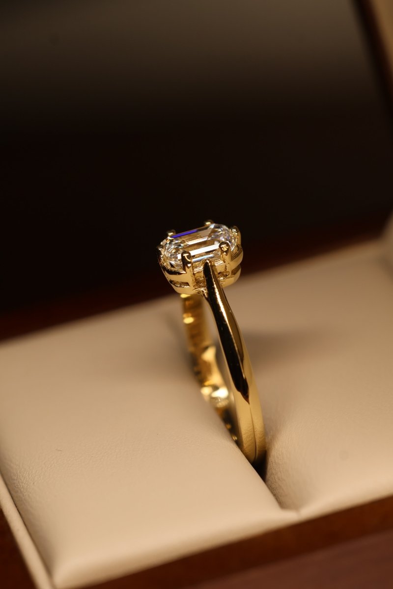 Anillo Lune en Oro 1.00ct