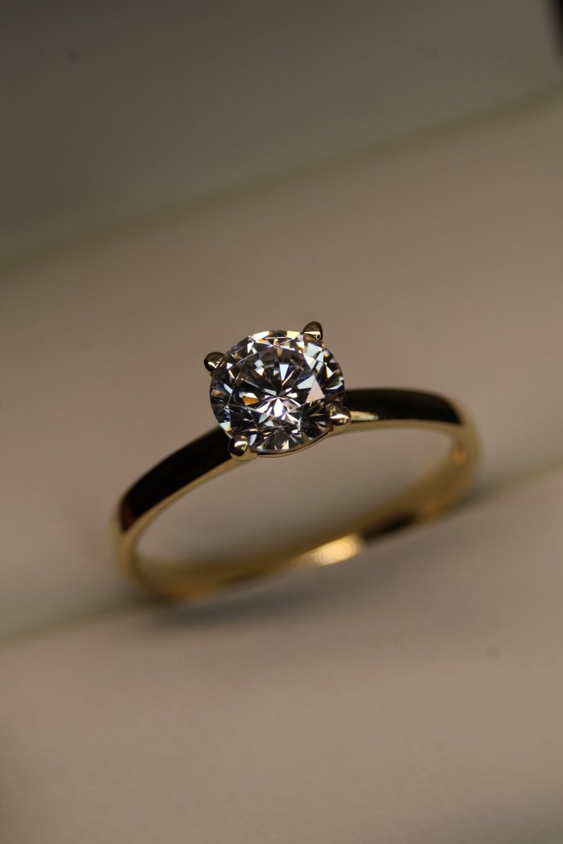 Anillo Mia en Oro 1.00 ct - Mouty Joyería