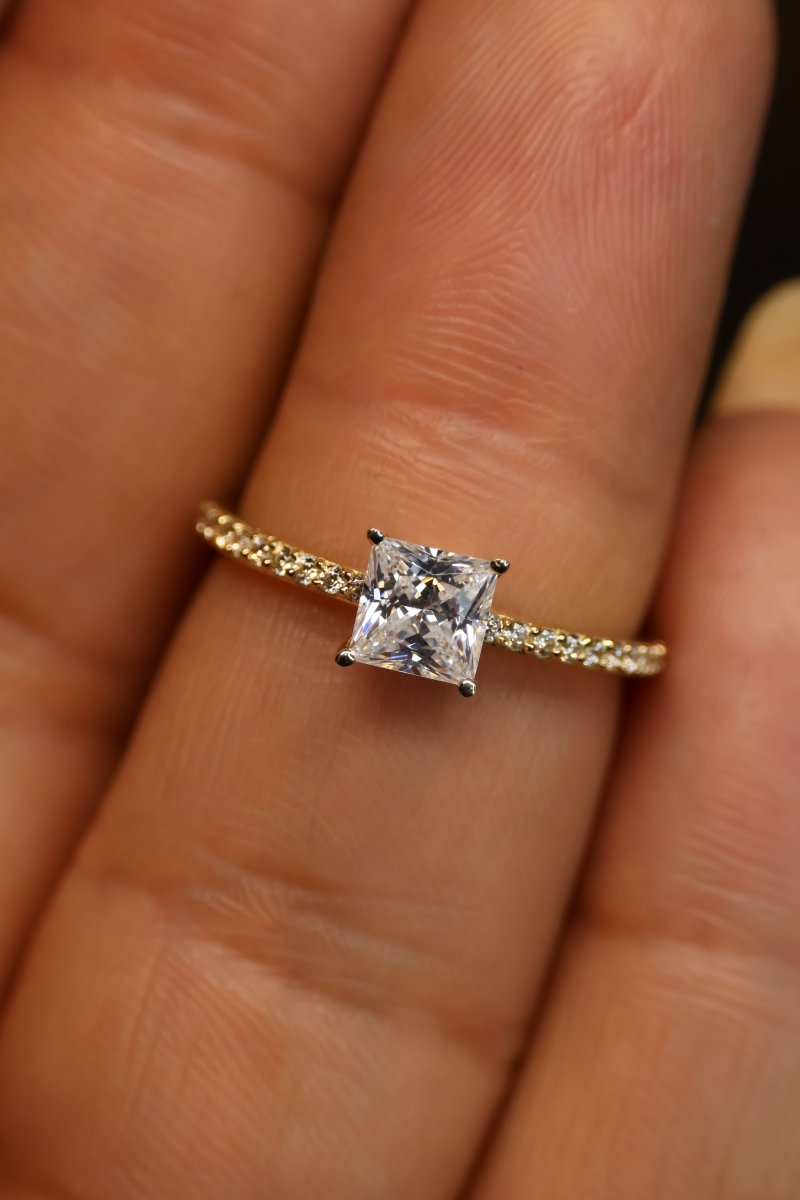 Anillo Nora en Oro .50 ct - Mouty Joyería