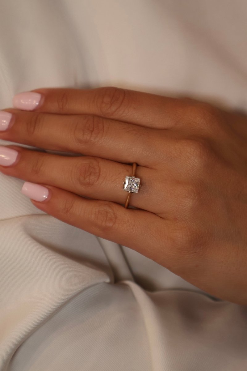 Anillo Nova en Oro Amarillo 14k 1.2cts con Moissanita GRA Modelo 15351 - Mouty Joyería