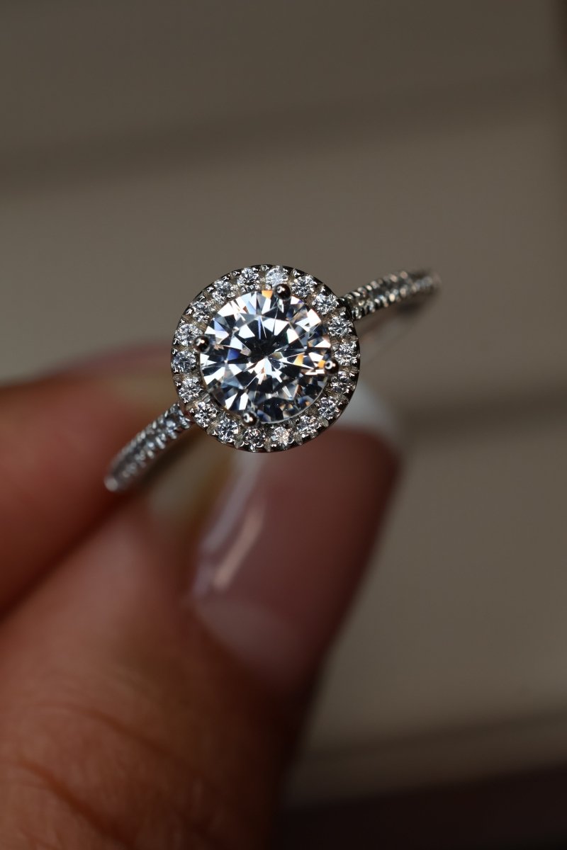 Anillo Scarlett con pave en Oro Blanco 14k con Circonias Mod.15896 - Mouty Joyería