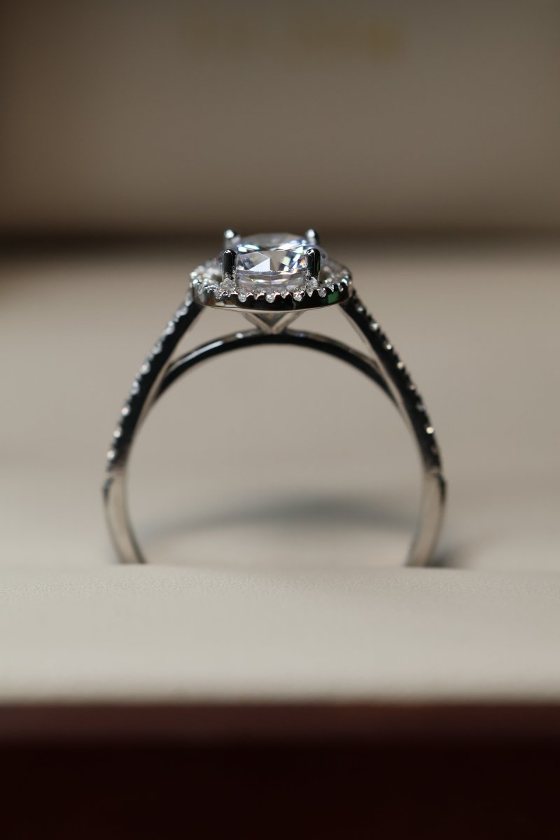 Anillo Scarlett con pave en Oro Blanco 14k con Circonias Mod.15896 - Mouty Joyería