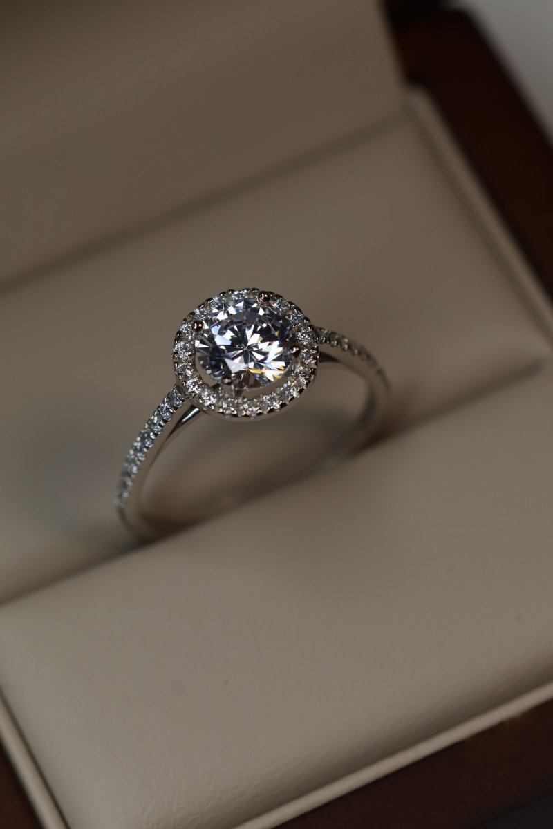 Anillo Scarlett con pave en Oro Blanco 14k con Circonias Mod.15896 - Mouty Joyería