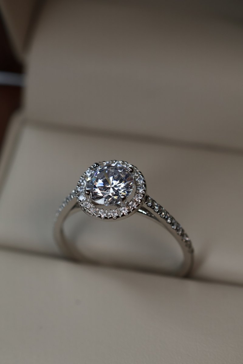 Anillo Scarlett con pave en Oro Blanco 14k con Circonias Mod.15896 - Mouty Joyería