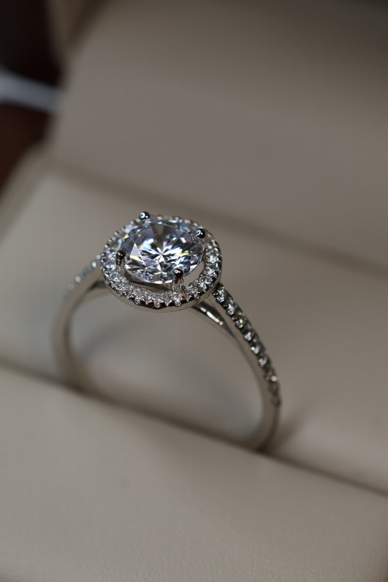 Anillo Scarlett con pave en Oro Blanco 14k con Circonias Mod.15896 - Mouty Joyería