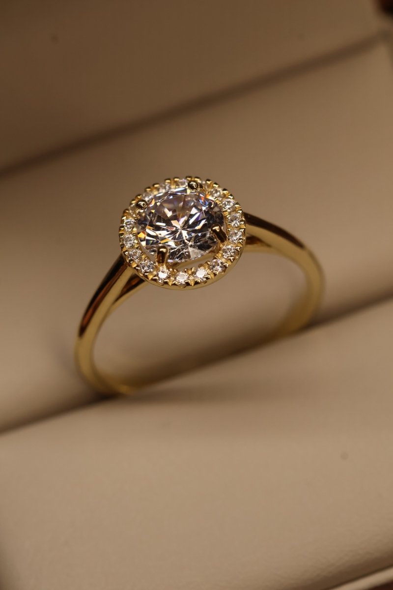 Anillo Scarlett Solitario en Oro Amarillo 14k con Circonias Mod.15895 - Mouty Joyería