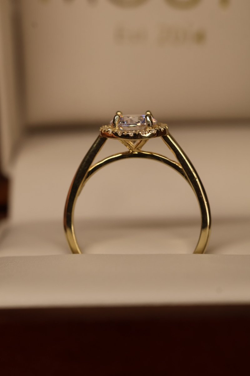 Anillo Scarlett Solitario en Oro Amarillo 14k con Circonias Mod.15895 - Mouty Joyería