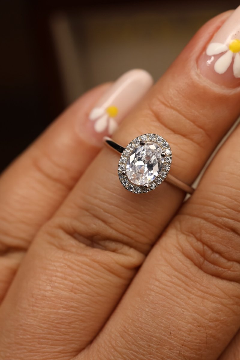 Anillo Sienna solitario en Oro Blanco 14k con Circonias Mod.15894 - Mouty Joyería