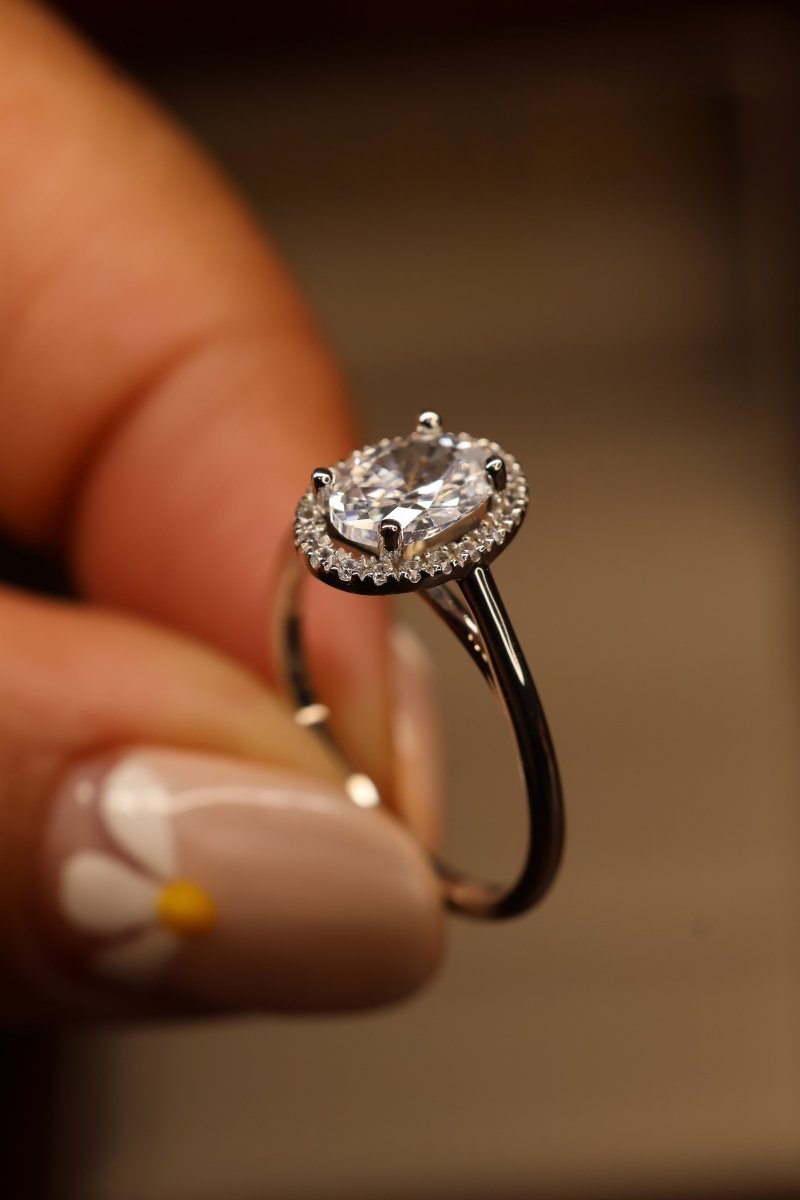 Anillo Sienna solitario en Oro Blanco 14k con Circonias Mod.15894 - Mouty Joyería