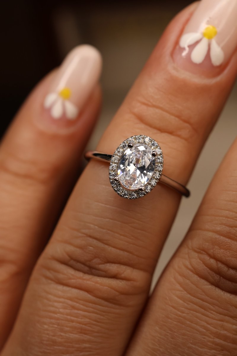 Anillo Sienna solitario en Oro Blanco 14k con Circonias Mod.15894 - Mouty Joyería