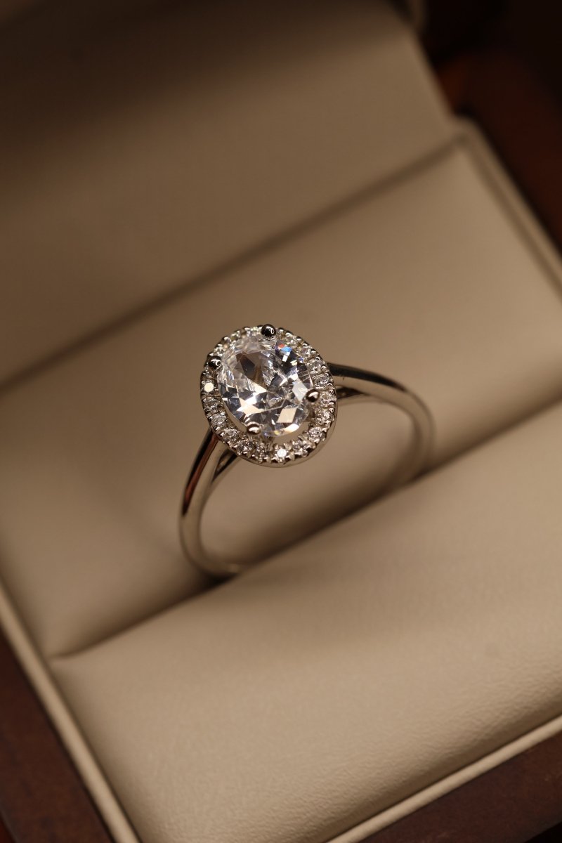 Anillo Sienna solitario en Oro Blanco 14k con Circonias Mod.15894 - Mouty Joyería