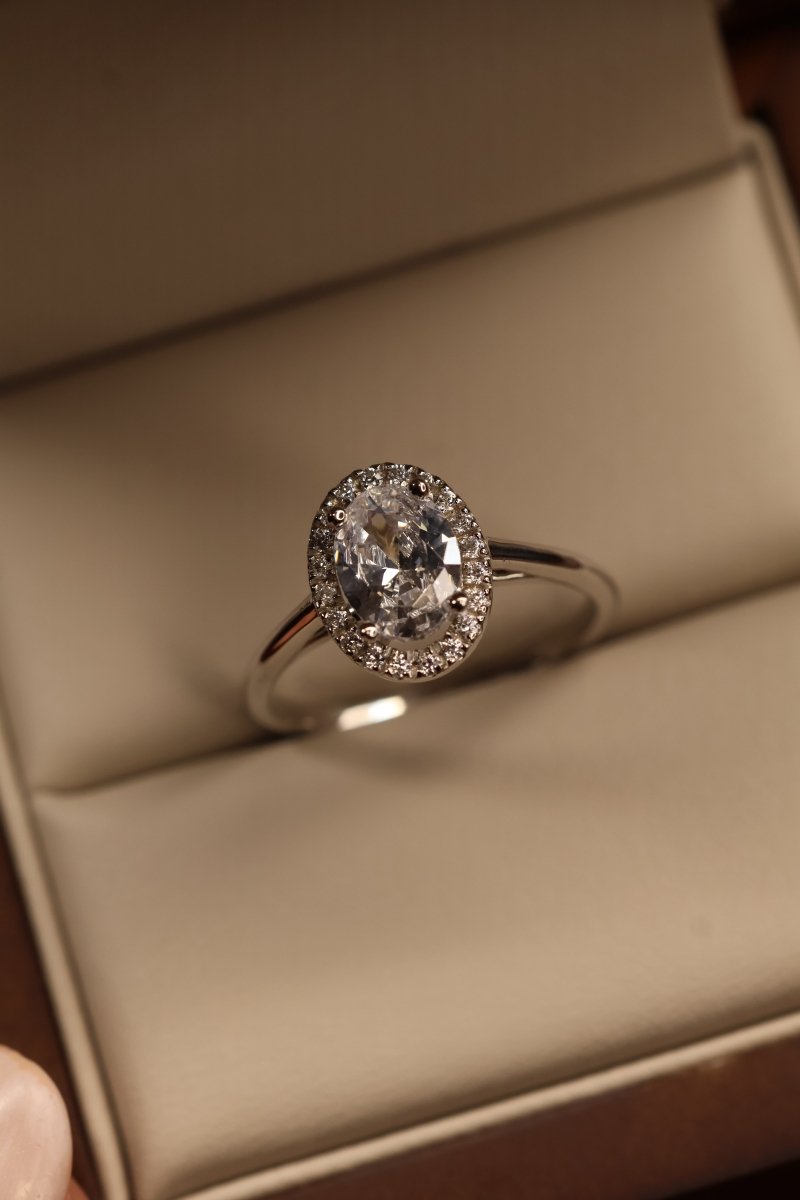 Anillo Sienna solitario en Oro Blanco 14k con Circonias Mod.15894 - Mouty Joyería