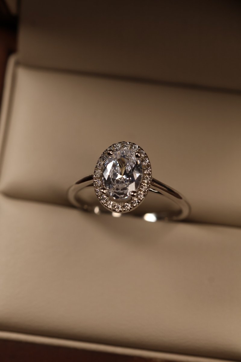 Anillo Sienna solitario en Oro Blanco 14k con Circonias Mod.15894 - Mouty Joyería