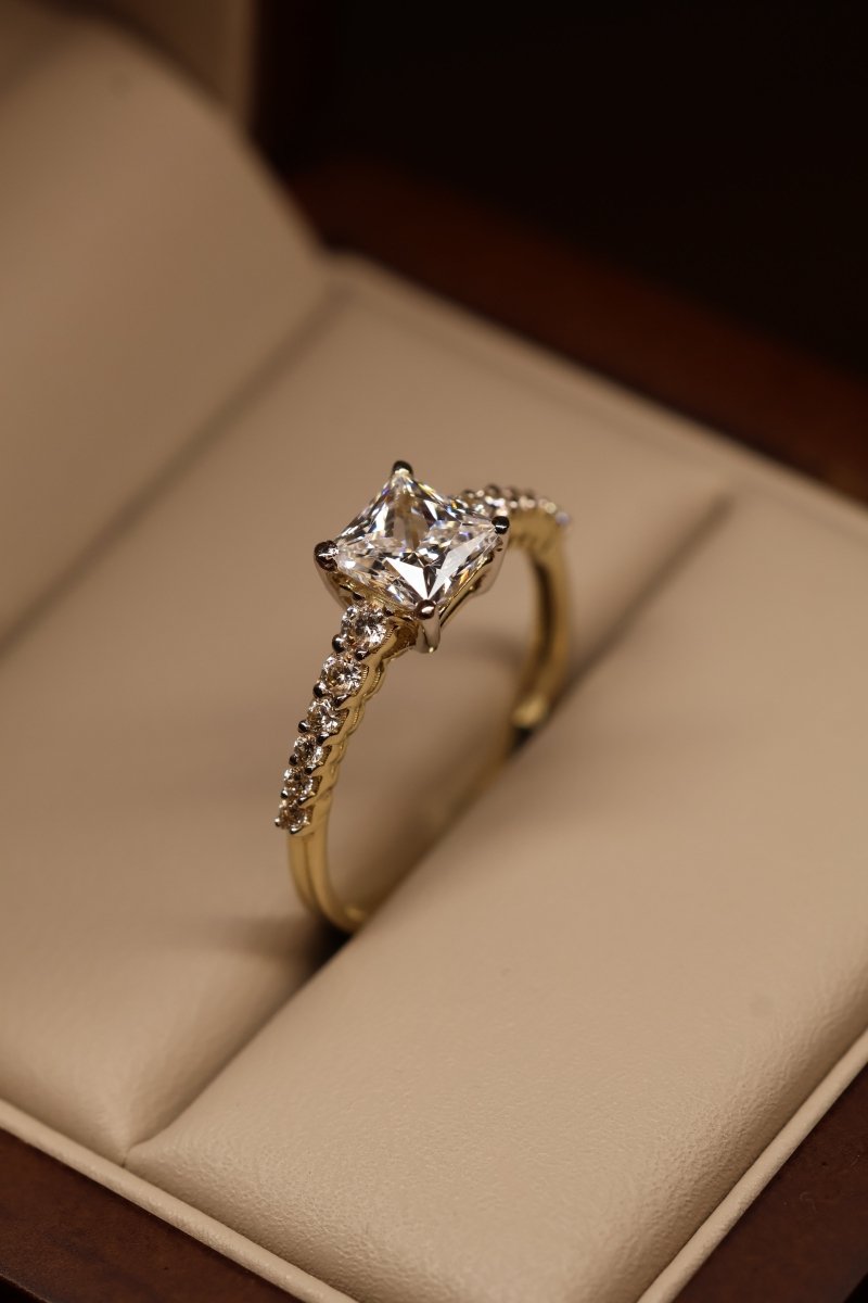 Anillo Violeta en Oro - Mouty Joyería