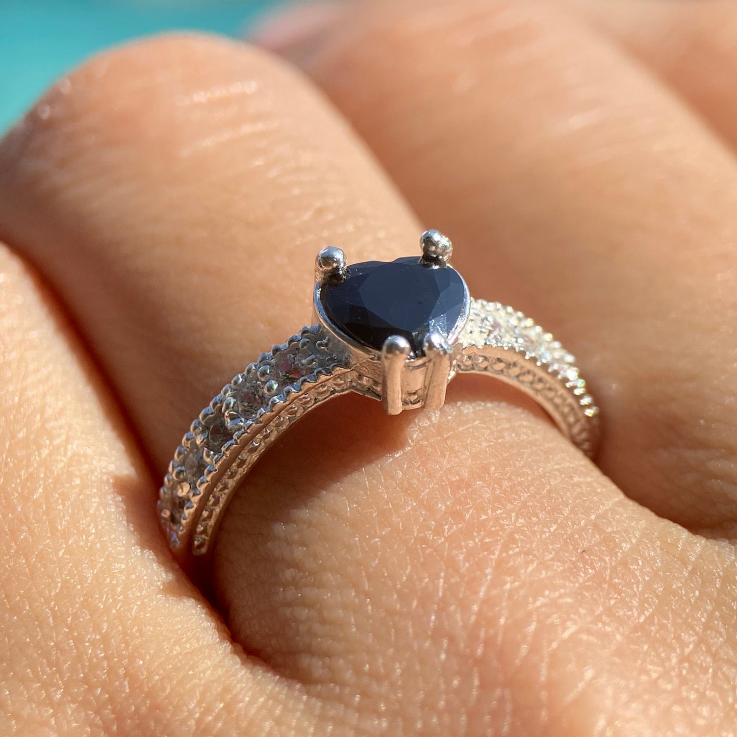 Anillo Fanny en Plata con Circonia negra
