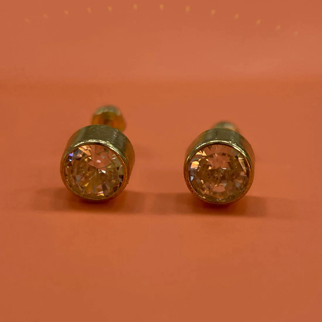 Broqueles Recto con Bisel Oro Amarillo 10k Cod.BROML003 4mm