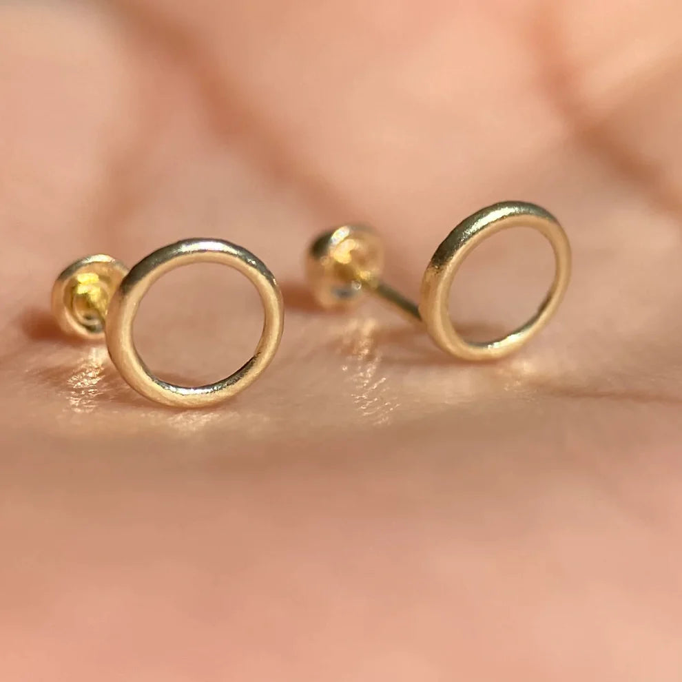Broqueles Silueta Circulo en Oro Amarillo 10k Cod.BRO313 5.5mm