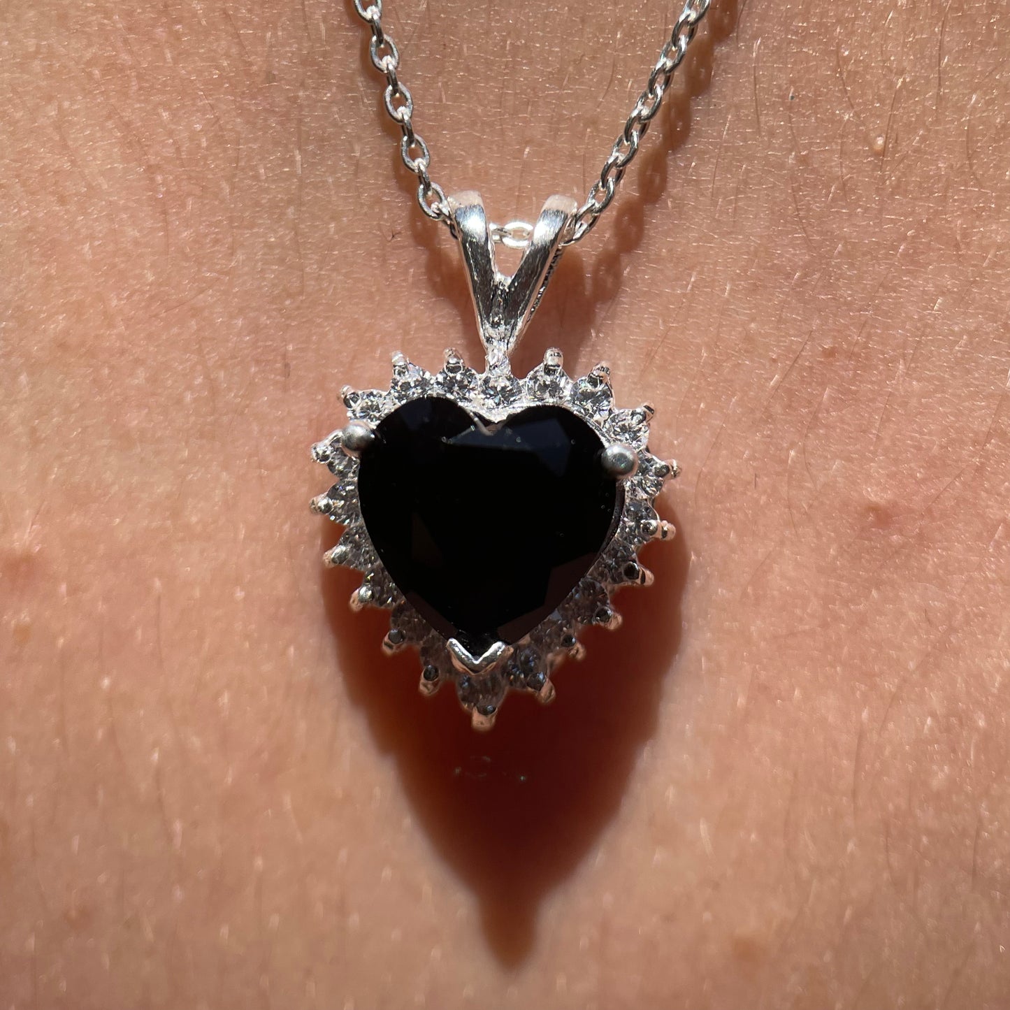Collar Love en Plata con Circonia Negra