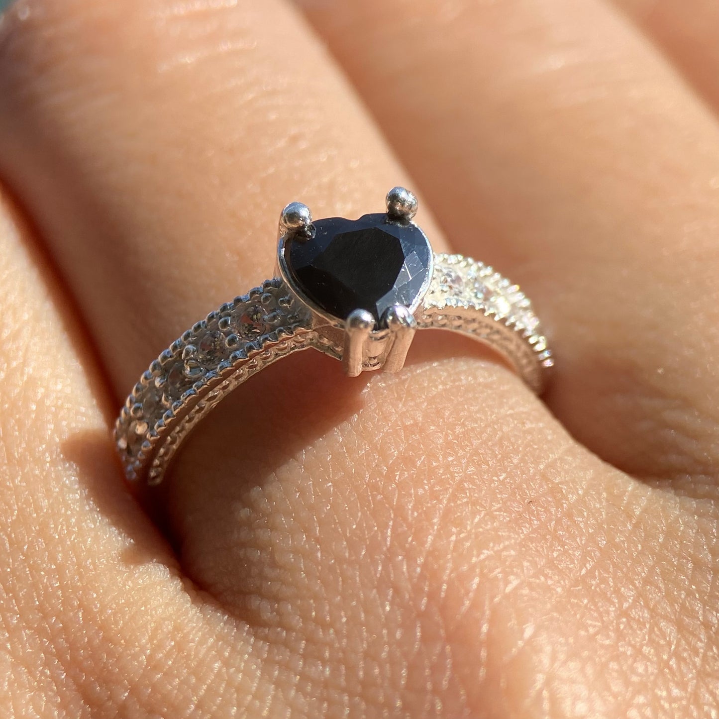 Anillo Fanny en Plata con Circonia negra