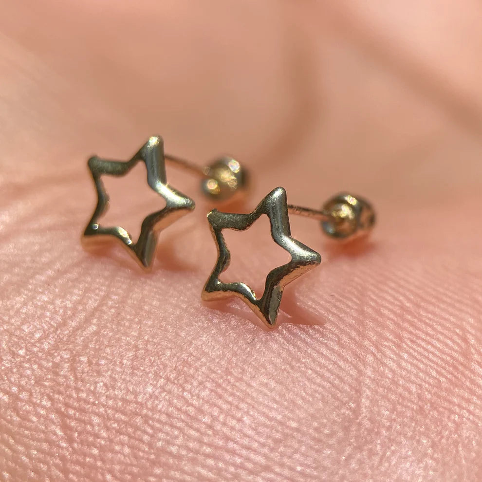 Broqueles Silueta EStrella en Oro Amarillo 14k Cod.BO010