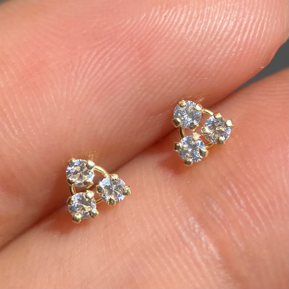 Broqueles Triangulo Oro Amarillo 10k con Circonia Cod.BRO270  4.5mm