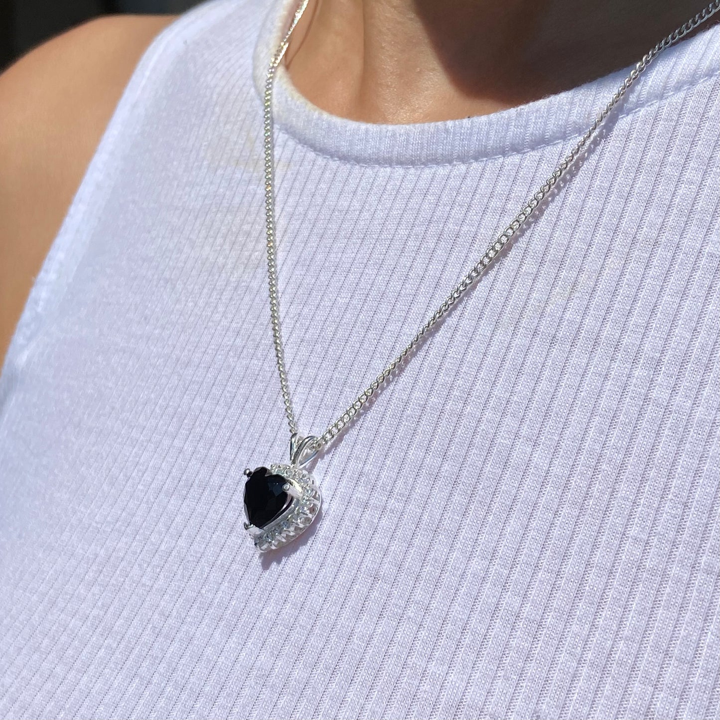 Collar Love en plata con circonia Negra