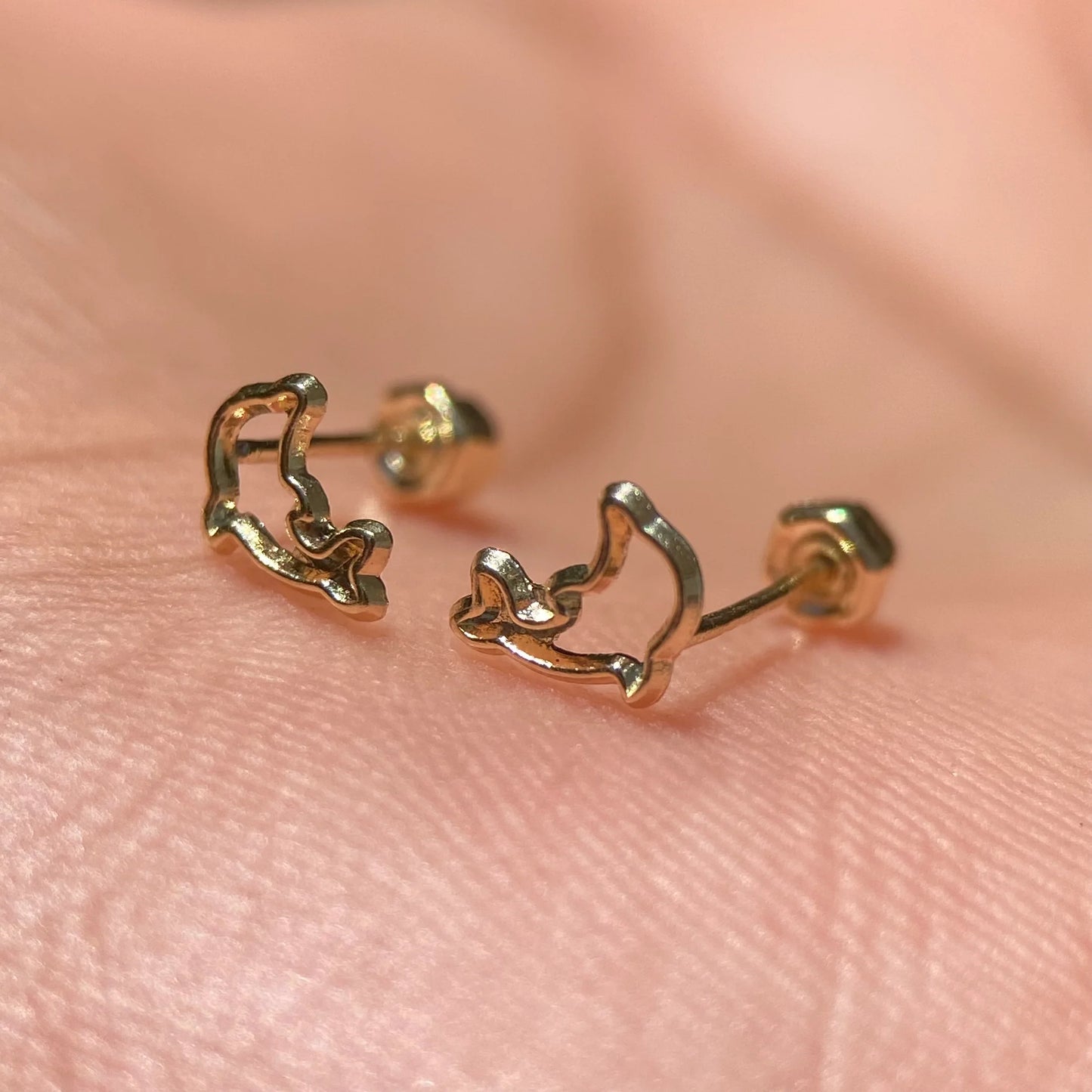 Broqueles Silueta Delfin en Oro Amarilo 14k Cod.BO006 4.5m