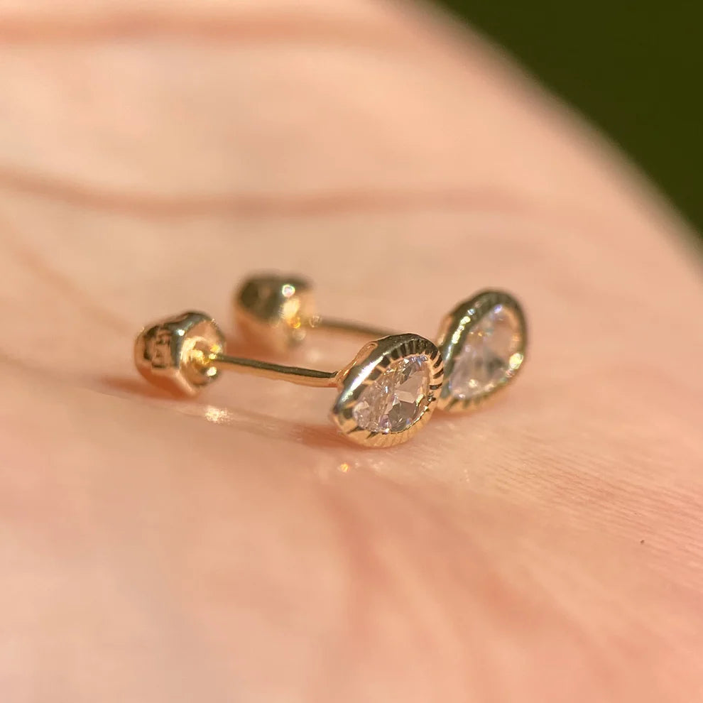 Broqueles Gota en Oro Amarillo 14k con Circonia Blanca  Cod.BO057  5.5mm