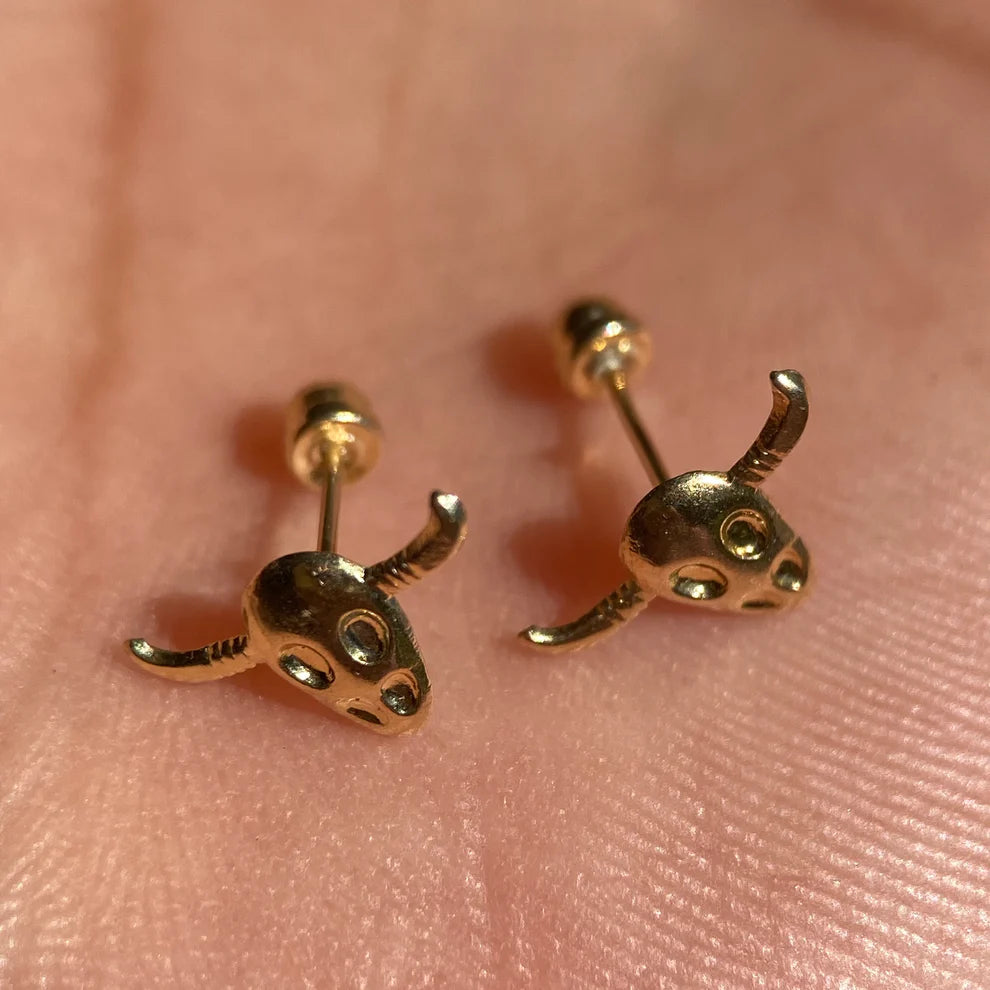Broqueles Craneo Toro en Oro Amarillo 10k Cod.BRO256 6mm