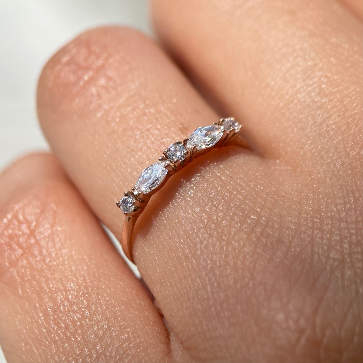 Media churumbela en oro rosa 14k con circonias blancas Mod.14195 Talla 6 - Mouty Joyería