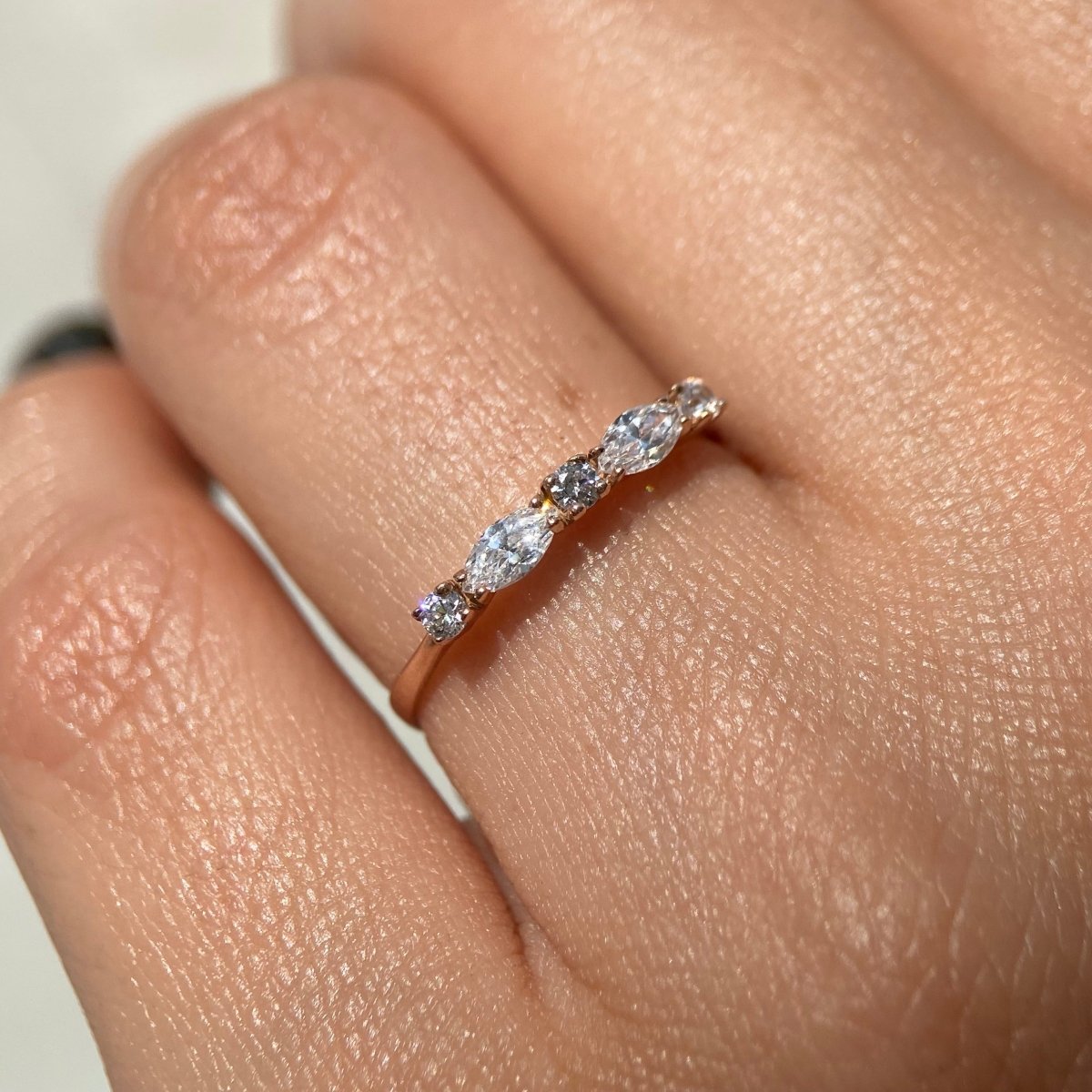 Media churumbela en oro rosa 14k con circonias blancas Mod.14195 Talla 6 - Mouty Joyería