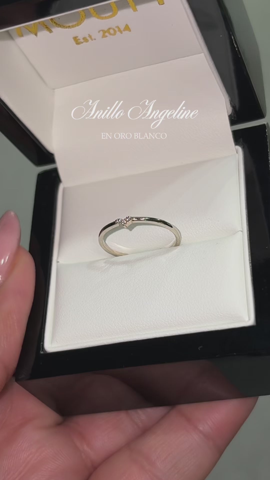 Angeline ring in 18k white gold with zircons