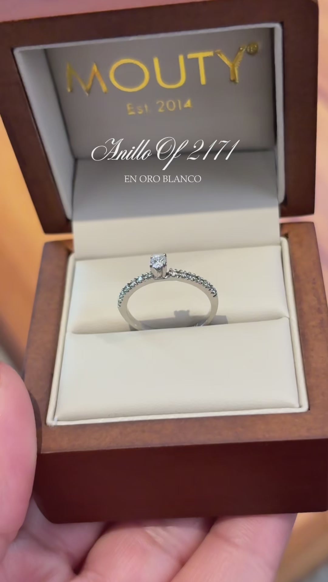 Anillo OF2171 en oro blanco 14k con diamante natural .10cts .10L