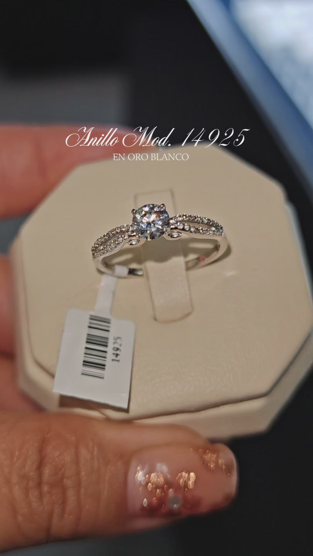 Anillo en oro blanco 14k con circonias Mod 14925