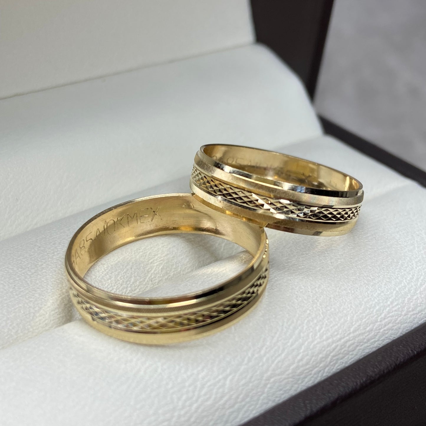 Dúo de Argollas de Compromiso Harold en Oro Amarillo de 10k 4mm