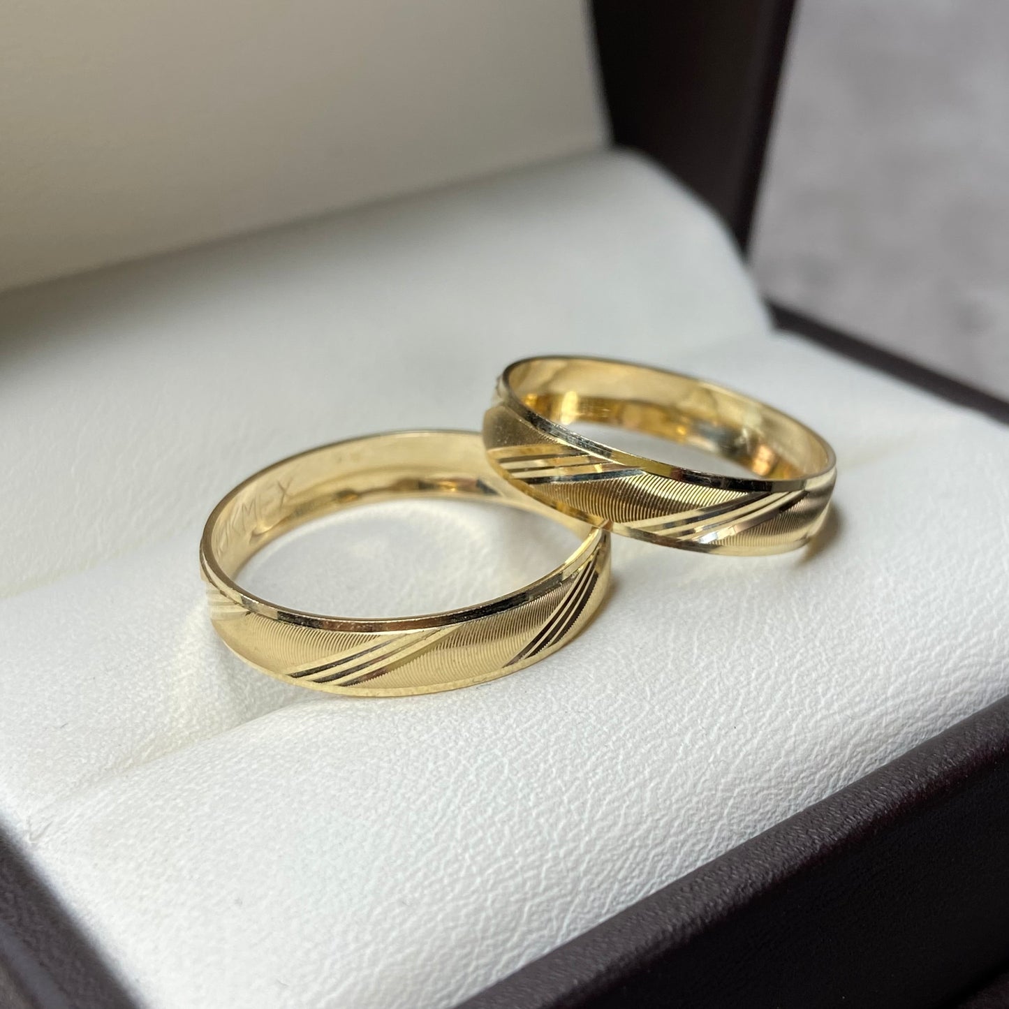 Dúo de Argollas de Compromiso Charles en Oro Amarillo de 10k (4mm)