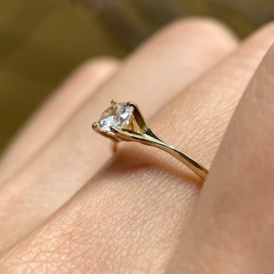 Anillo de compromiso en oro