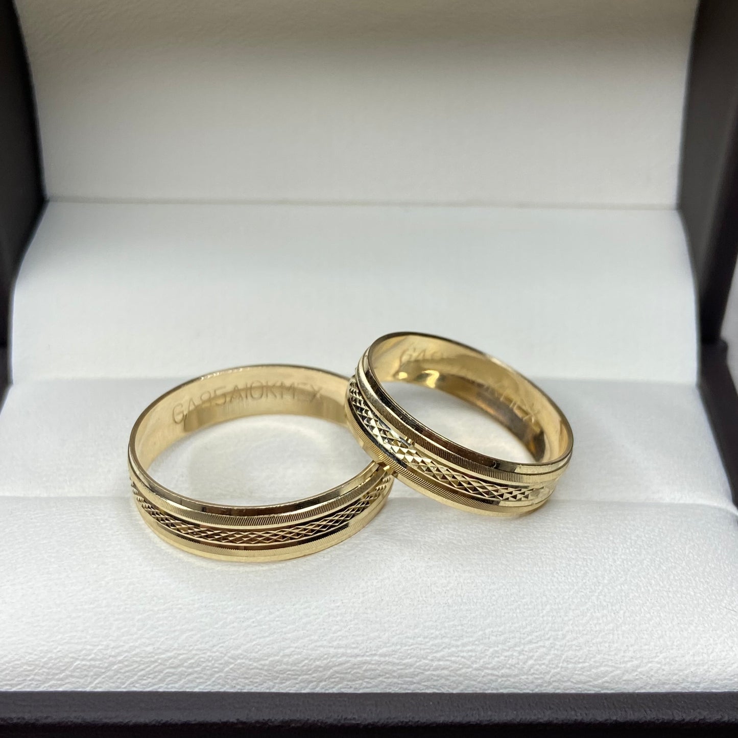 Dúo de Argollas de Compromiso Harold en Oro Amarillo de 10k 4mm