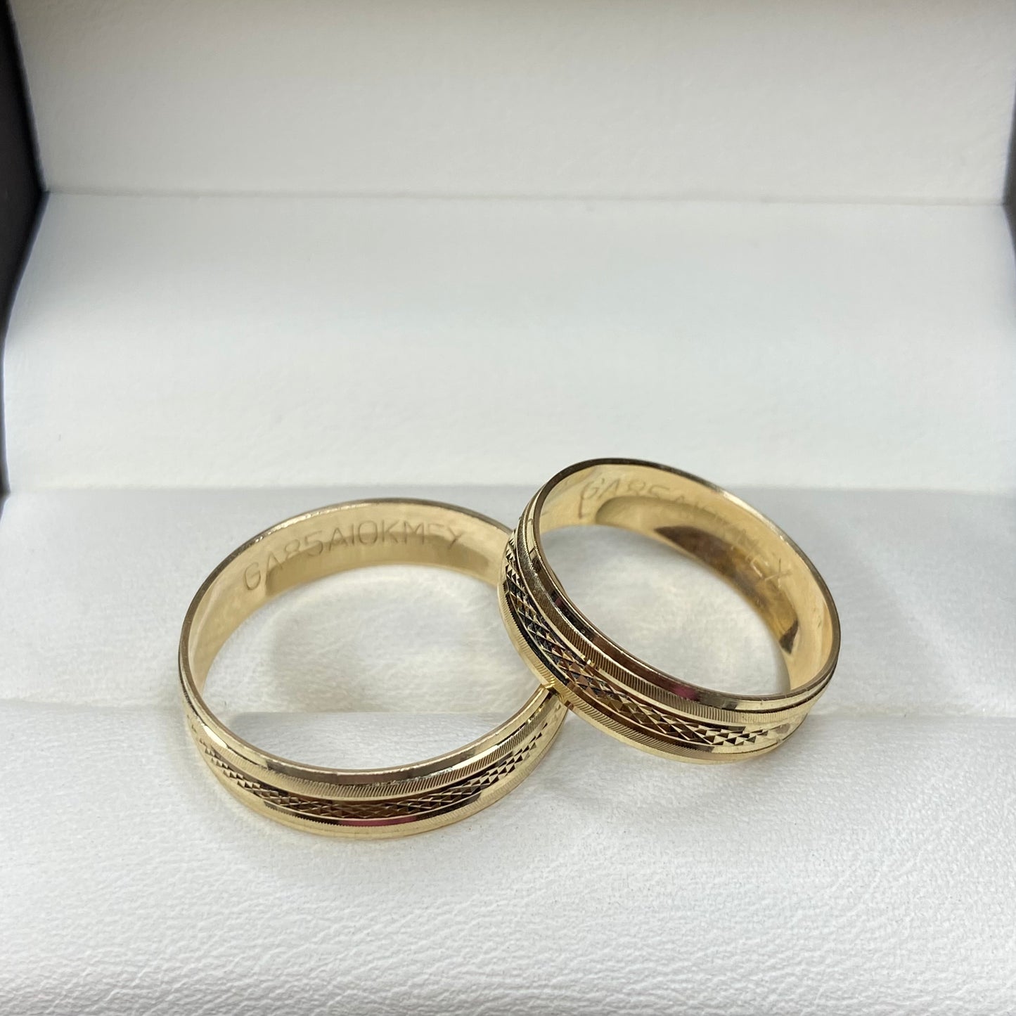 Dúo de Argollas de Compromiso Harold en Oro Amarillo de 10k 4mm