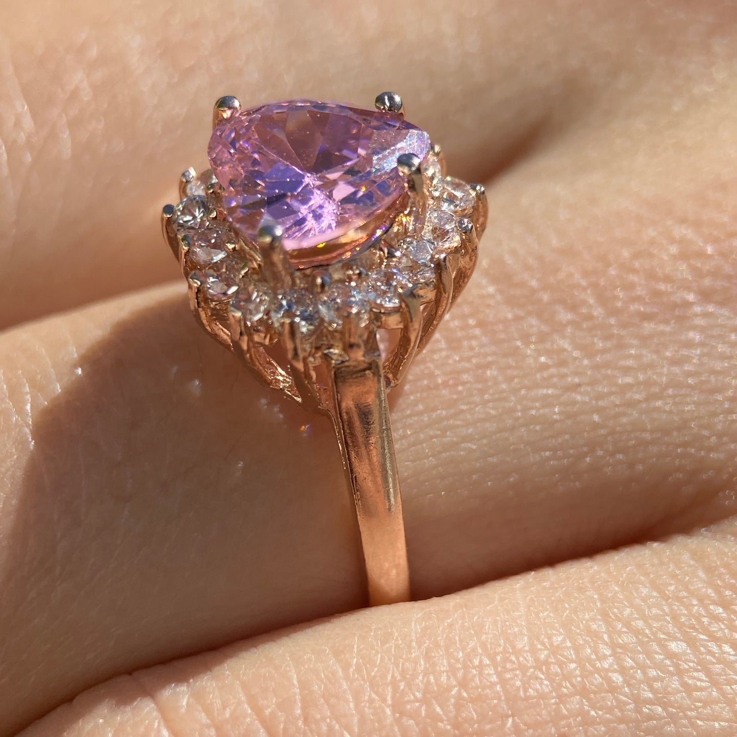 Anillo Serena en Plata con Circonia Rosa baño en oro rosa Inspirado en Sailor M.